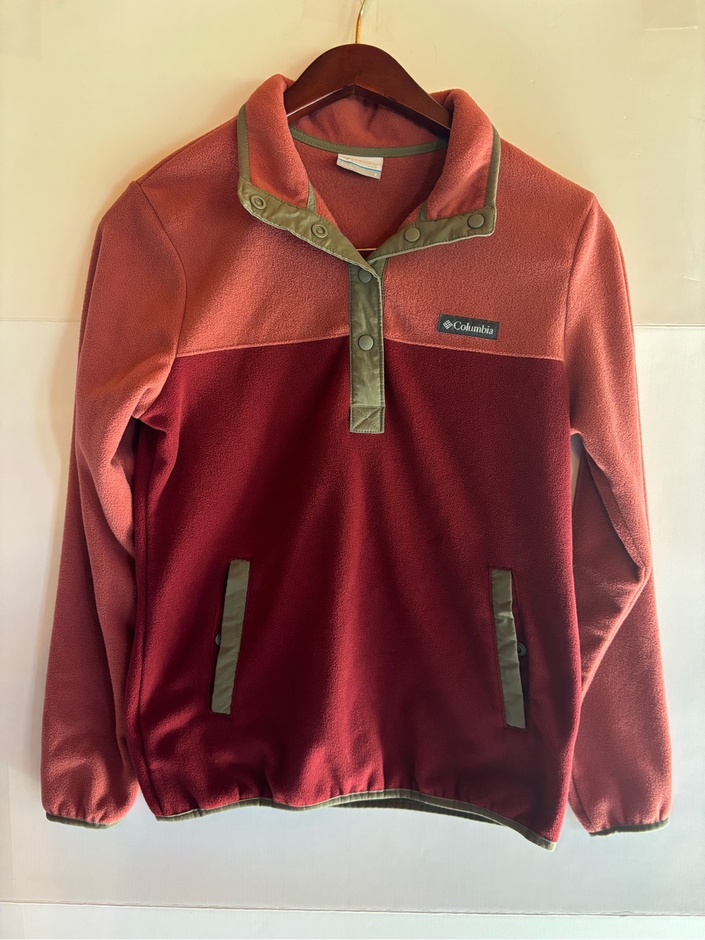 Columbia Women’s 1/4 Zip Mock Neck Logo Colorblock Fleece Sweatshirt, M